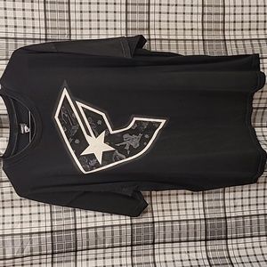 Extra large, Famous black T-shirt.